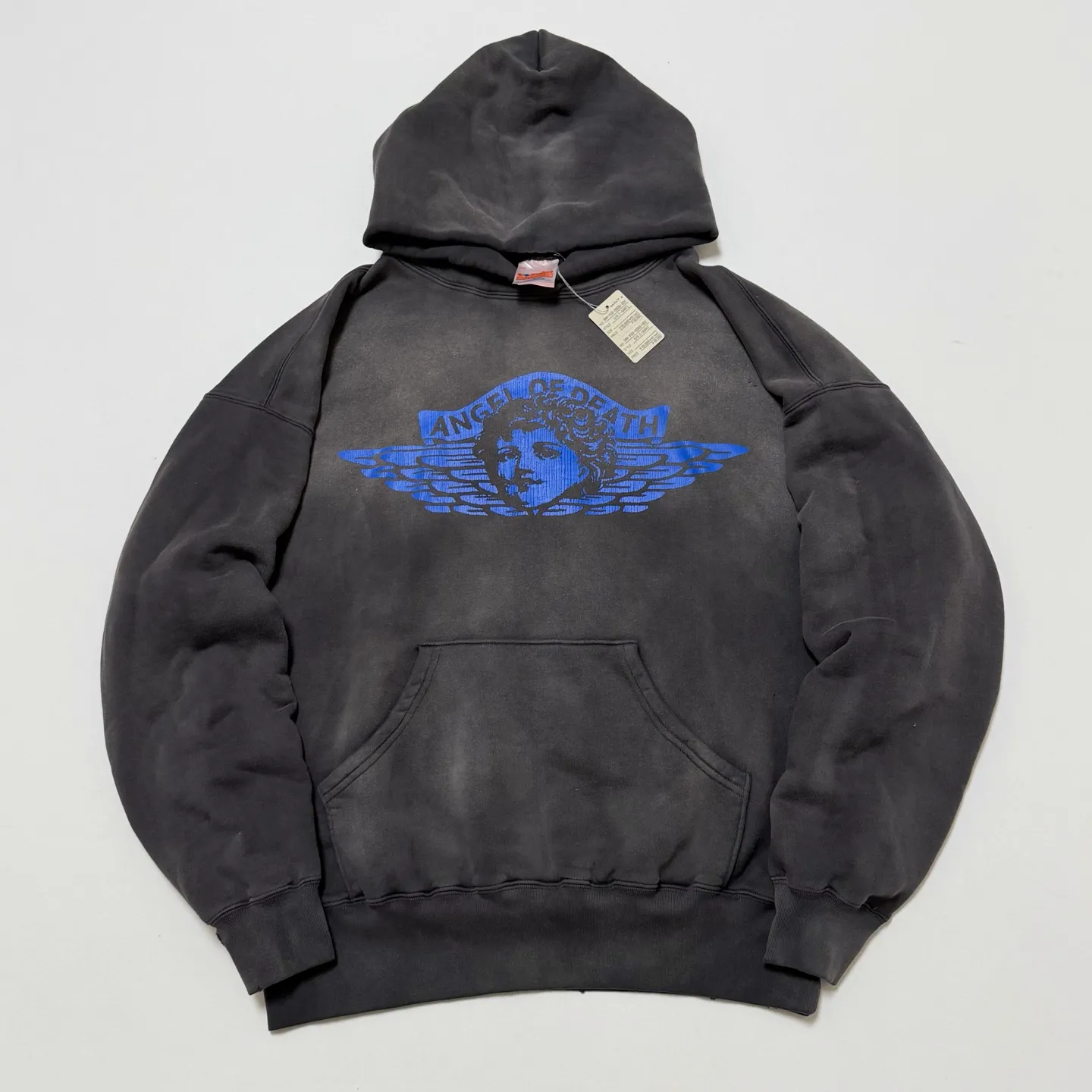 SAINT Mxxxxxx HOODIE/ANGEL/BLK 25 years new angel rebirth washed hoodie, washed black S-XL 25 years new version, revised many times, the version is more pure! Heavy washing water spray fading process, stronger distressing effect, handmade wormhole destruction treatment, genuine level distressed crack printing